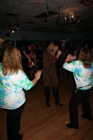 sdance025.jpg
