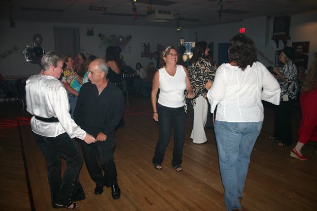 sdance030.jpg