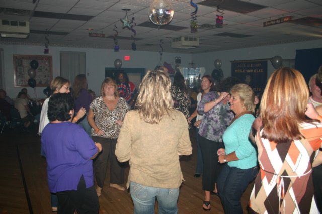 sdance036.jpg
