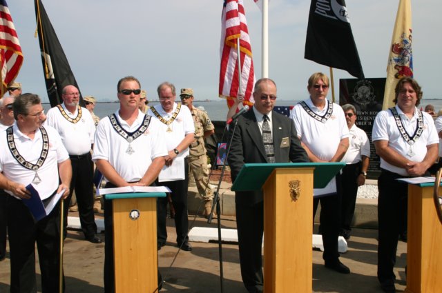 memorial032.jpg