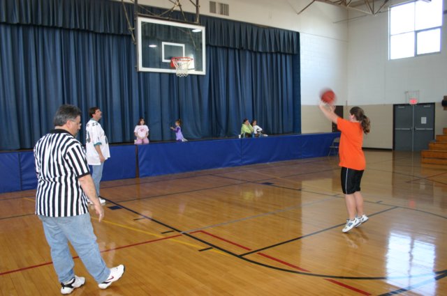 hoopshoot02.jpg