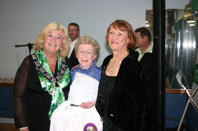 ladiesinstallation009.jpg
