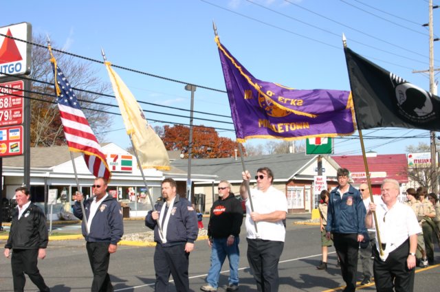 veteransdayparade16.jpg