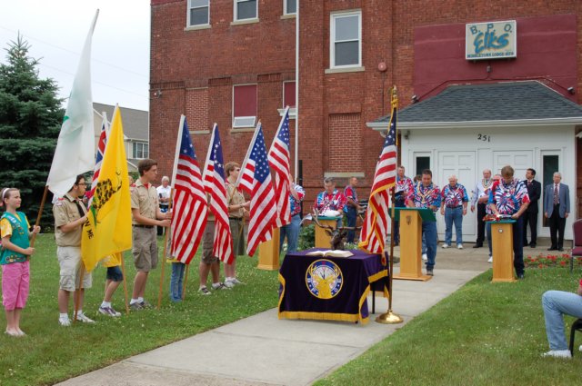 elksflagday200934.jpg