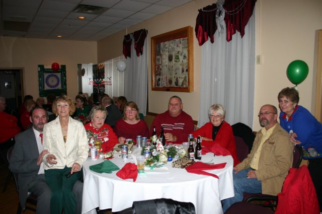ladiesauxxmas03.jpg