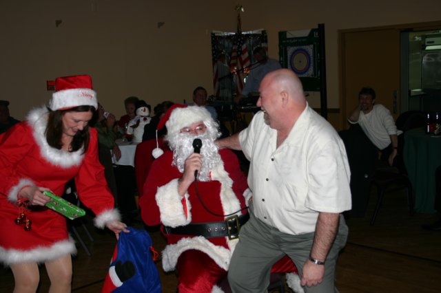 ladiesauxxmas36.jpg
