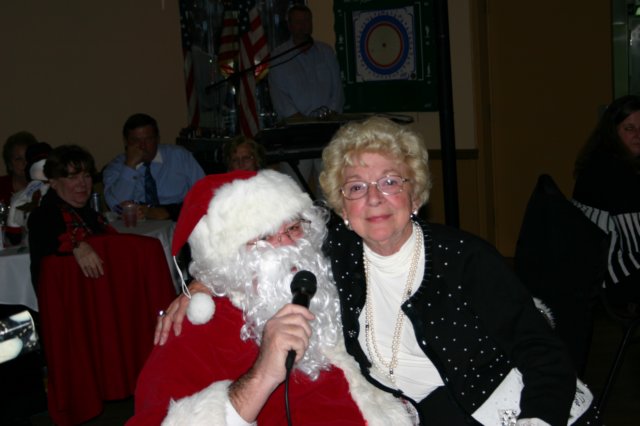 ladiesauxxmas48.jpg