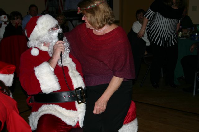 ladiesauxxmas52.jpg