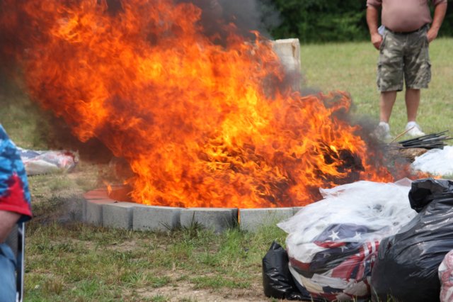 flagburning201042.jpg