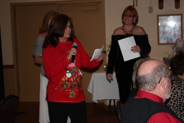 ladiesauxxmas001.jpg