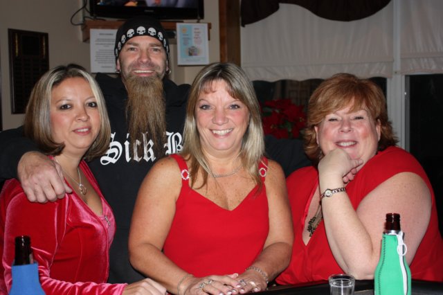 ladiesauxxmas030.jpg