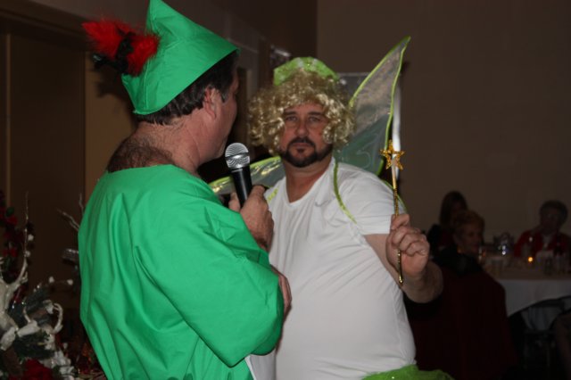 ladiesauxxmas057.jpg