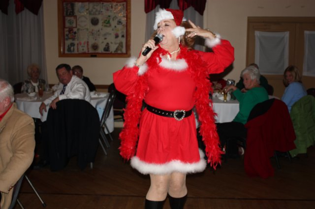 ladiesauxxmas062.jpg