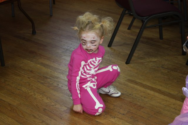 yachalloweenparty07.jpg