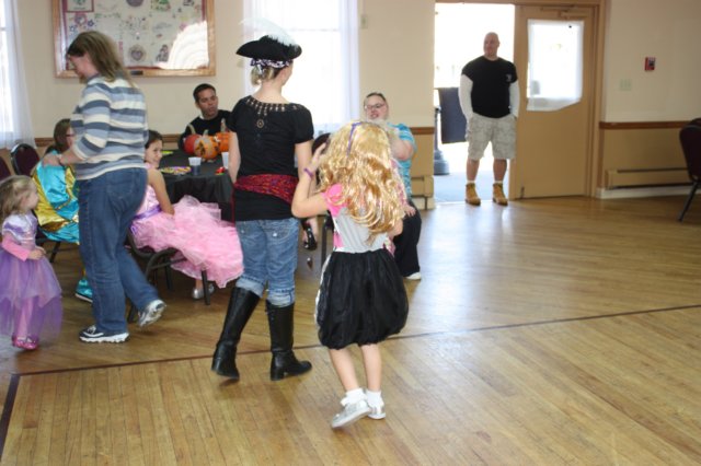 yachalloweenparty23.jpg