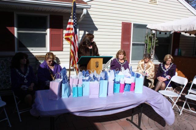 ladiesinstall1078.jpg