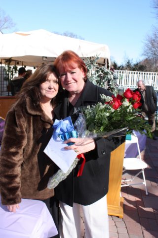 ladiesinstall1105.jpg