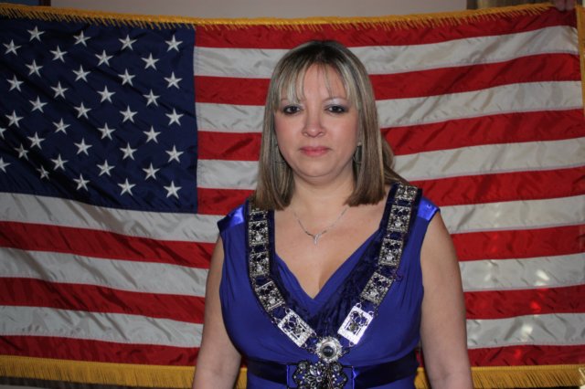 ladiesinstall1109.jpg