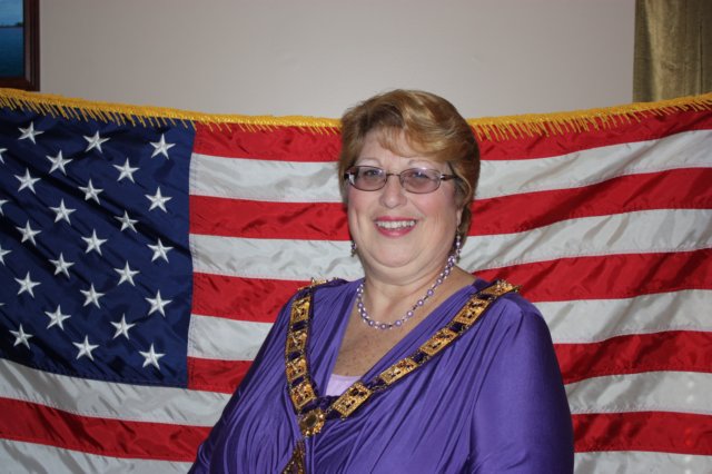 ladiesinstall1121.jpg