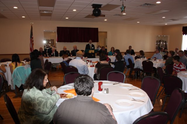 yacbreakfast09.jpg
