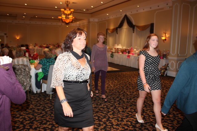 fashionshow049.jpg
