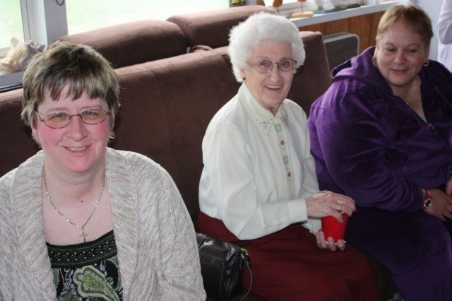ladiesinstallaiton004.jpg