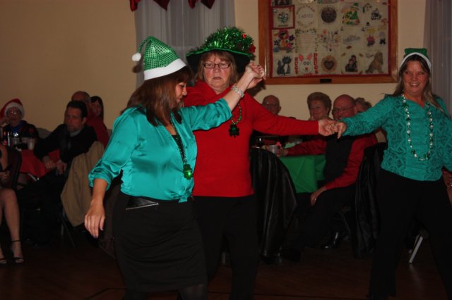 ladieschristmas32.jpg