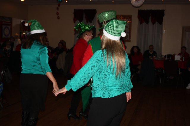 ladieschristmas34.jpg