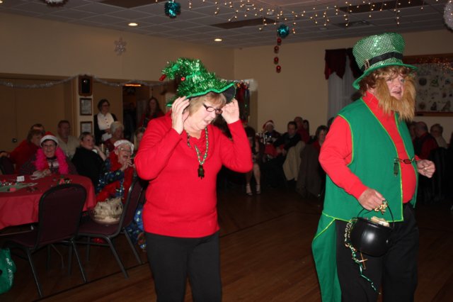 ladieschristmas36.jpg