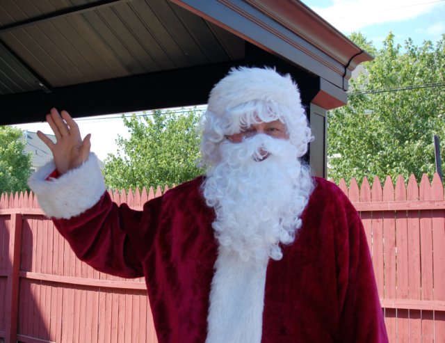 xmasjune289.jpg