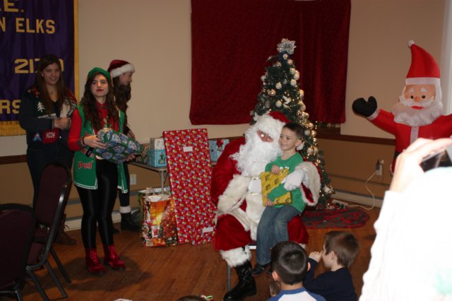 yacxmas57.jpg