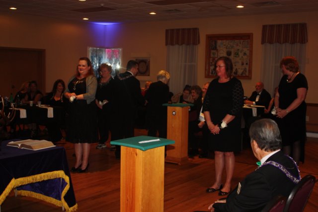 ladiesinstall031.jpg