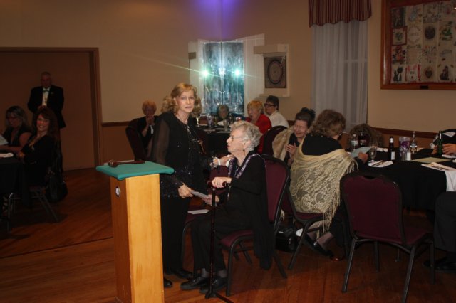 ladiesinstall087.jpg
