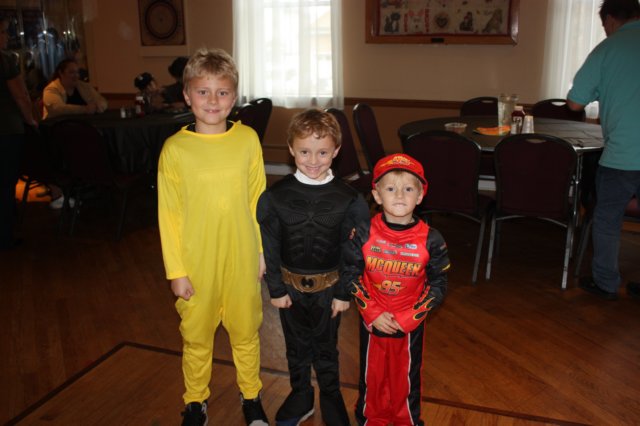 yachalloween02.jpg